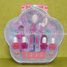 Childrens Cosmetic Set Packed images